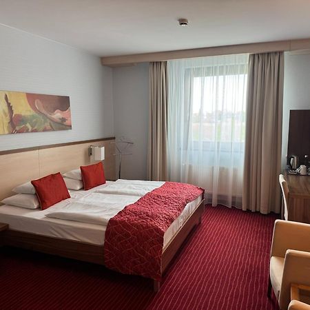 Hotel Famulus Gyor Luaran gambar