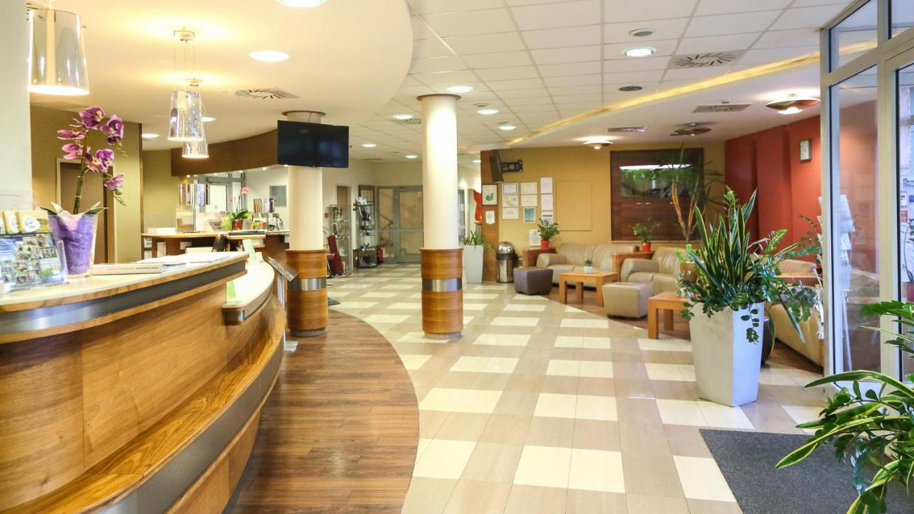 Hotel Famulus Gyor Luaran gambar
