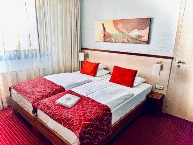 Hotel Famulus Gyor Luaran gambar