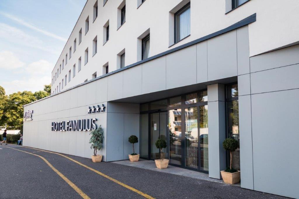 Hotel Famulus Gyor Luaran gambar