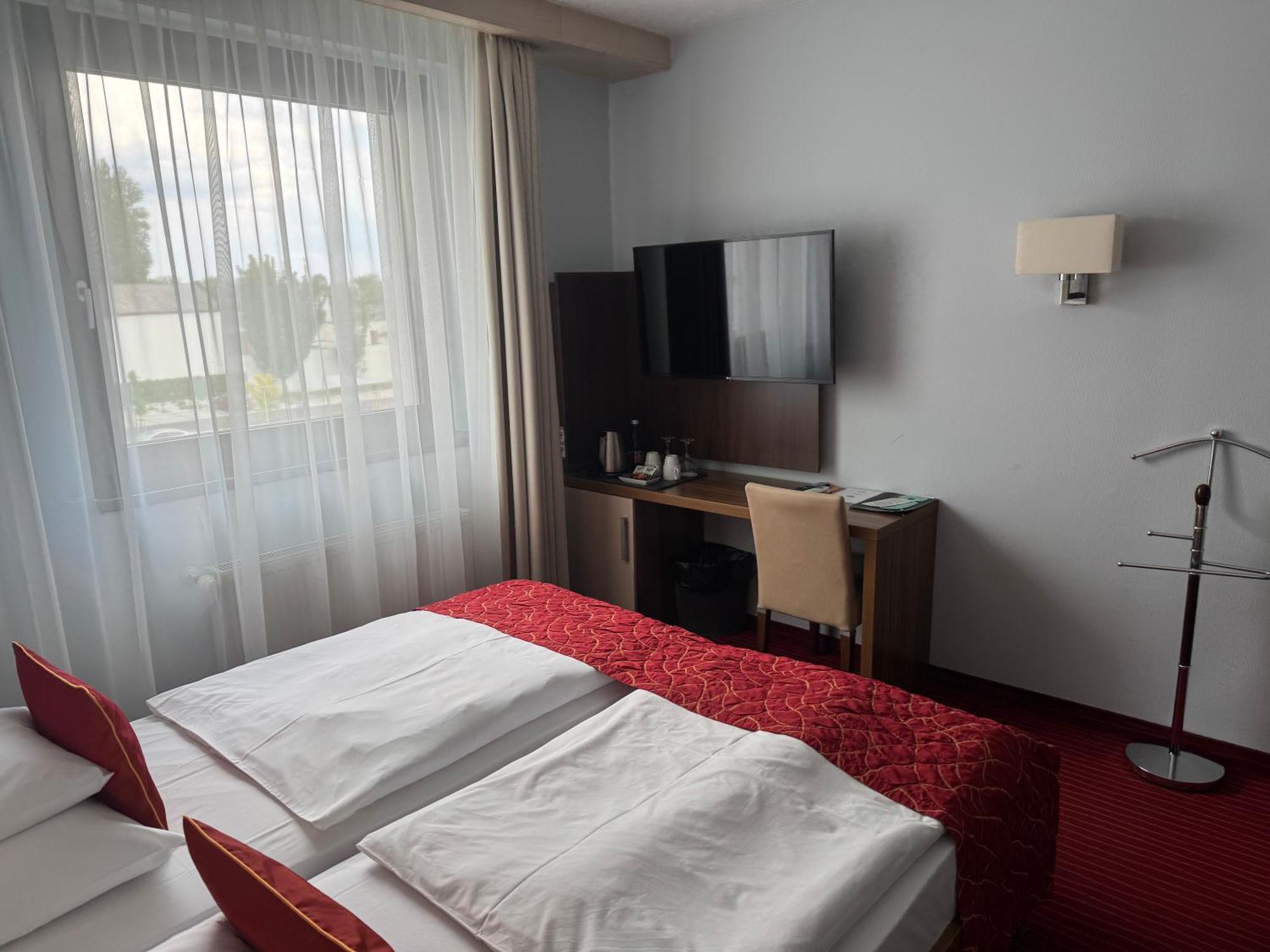 Hotel Famulus Gyor Luaran gambar