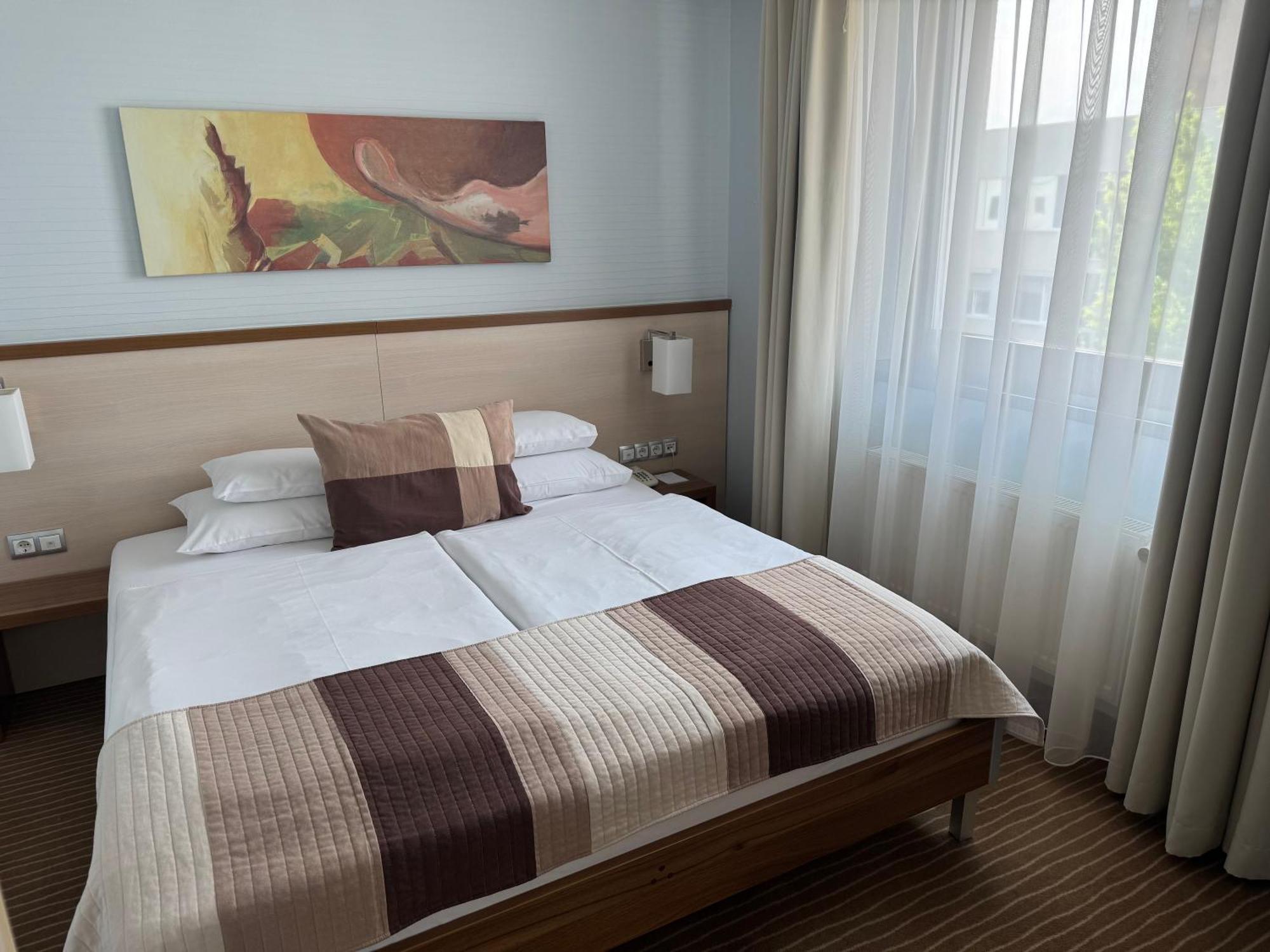 Hotel Famulus Gyor Luaran gambar